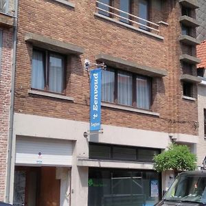 Kleine Kamer met Twee Aparte Bedden